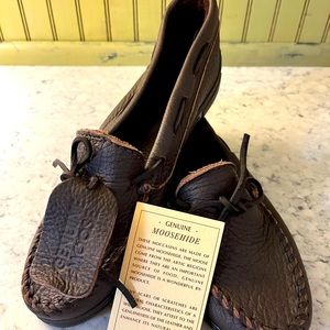 NEW Minnetonka Brown Moccasins - Size 8 1/2